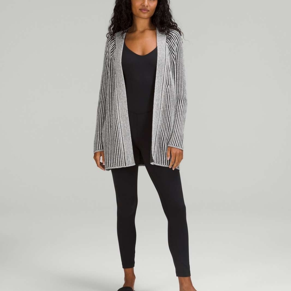 Lululemon Cotton-Cashmere Blend Sweater Wrap Powdered Clay / White / Lakeside / - Picture 3 of 9